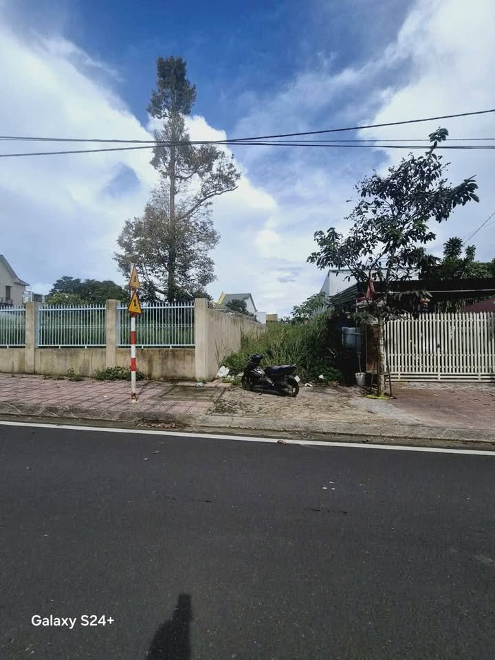 Bán đất mặt tiền đường Tây Sơn, Bảo Lộc 200m² - Kinh doanh sầm uất!