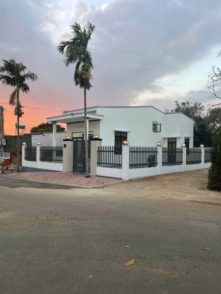 Bán gấp FrontHouse 240m² đường Nguyễn Chí Thanh, Krông Pắc - Mặt tiền 2 đường nhựa!