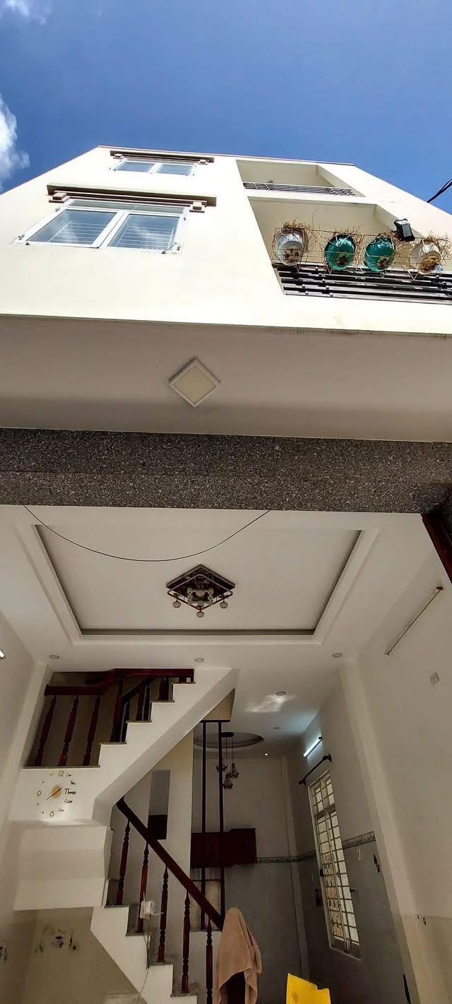 Nhà 3 tầng hẻm Nguyễn Thị Minh Khai, Quy Nhơn 40m² giá 3 tỷ - Chính chủ bán gấp!