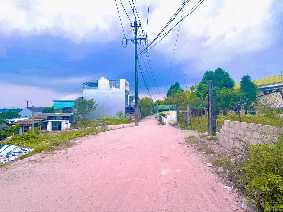 Bán đất mặt tiền Sử Hy Nhan - 138,5m² giá 2 tỷ - Vị trí đắc địa, thuận tiện kinh doanh!