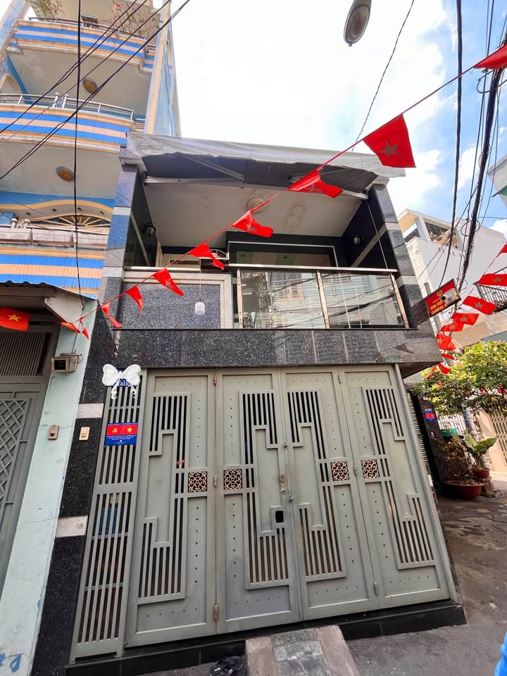 Nhà đẹp Quận 6 61m² giá thỏa thuận - Vị trí đắc địa gần chợ