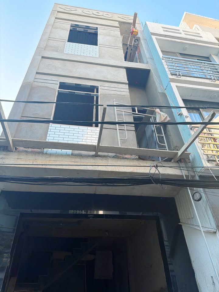 Nhà phố 3 tầng Trần Hưng Đạo, Phường Lê Hồng Phong, 34m² giá 3.25 tỷ - Tiềm năng kinh doanh tuyệt vời!