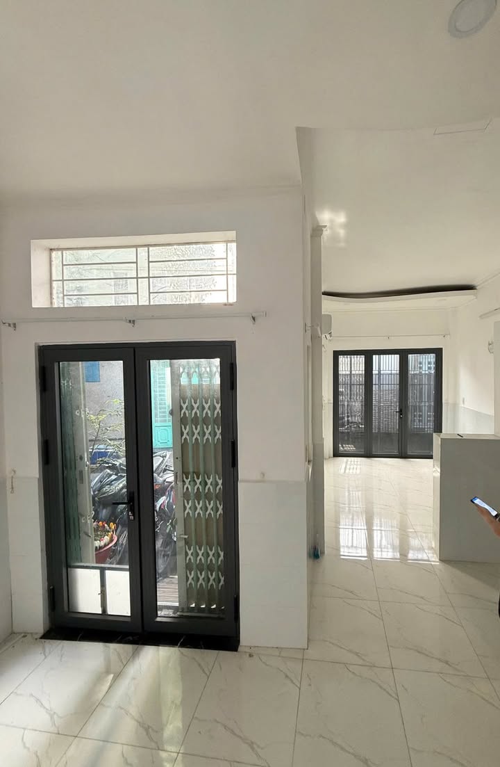 Nhà phố Quận 4 34m² giá 5.3 tỷ - Gần đường Vĩnh Khánh, không quy hoạch!