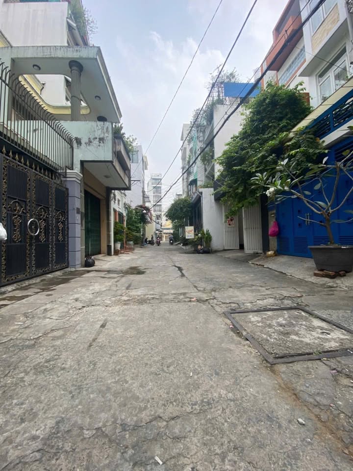 Nhà 4 tầng Hẻm Ô Tô 6m Nguyễn Văn Đậu 56m² giá 9 tỷ - Cơ hội đầu tư tuyệt vời!