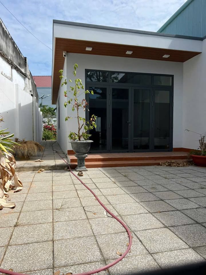 Nhà mặt tiền Võ Thị Sáu, Phước Hải 5 triệu - Sạch đẹp, nội thất cơ bản!