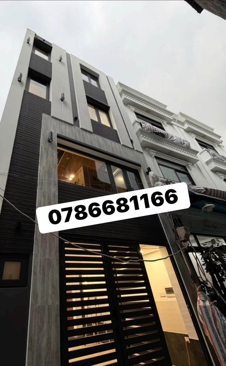 Nhà mặt tiền thụt công viên Làng Hoa, Gò Vấp, 50m², chỉ 7.65 tỷ - Sẵn sàng vào ở!