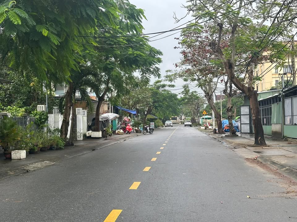 Nhà 2 tầng mặt tiền Lê Văn Hiến, Hội An 101m² - Kinh doanh thuận lợi!