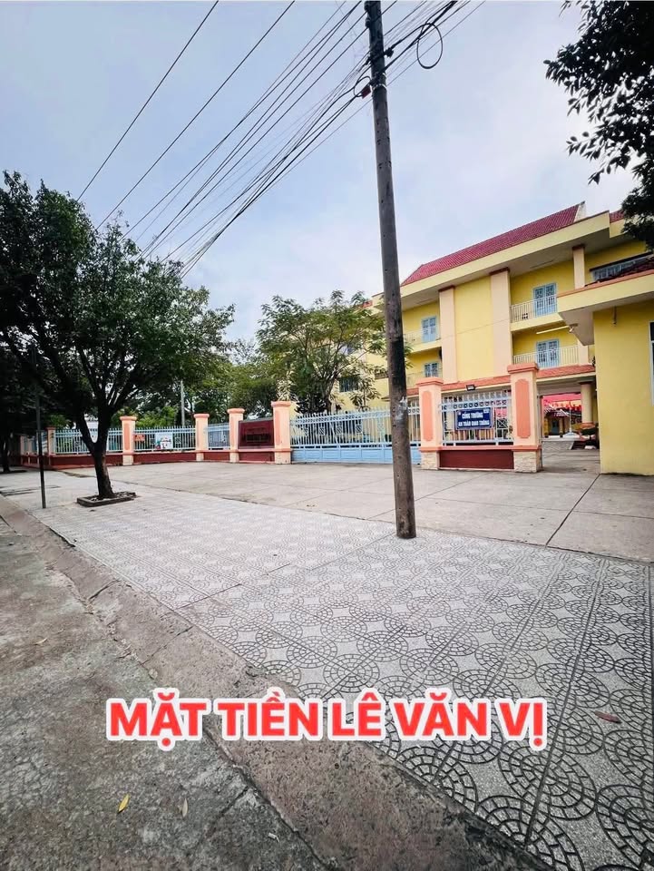 Nhà mặt tiền Lê Văn Vị, Cái Răng, 81m² giá 2.15 tỷ - Đầu tư sinh lời ngay!