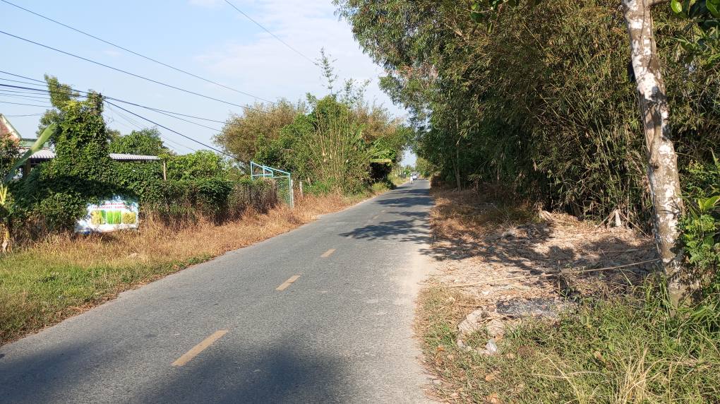 Đất nền mặt tiền Lộ Nhựa Huyện Lộ Số 3, 560m² giá 1 tỷ - Đầu tư sinh lời!