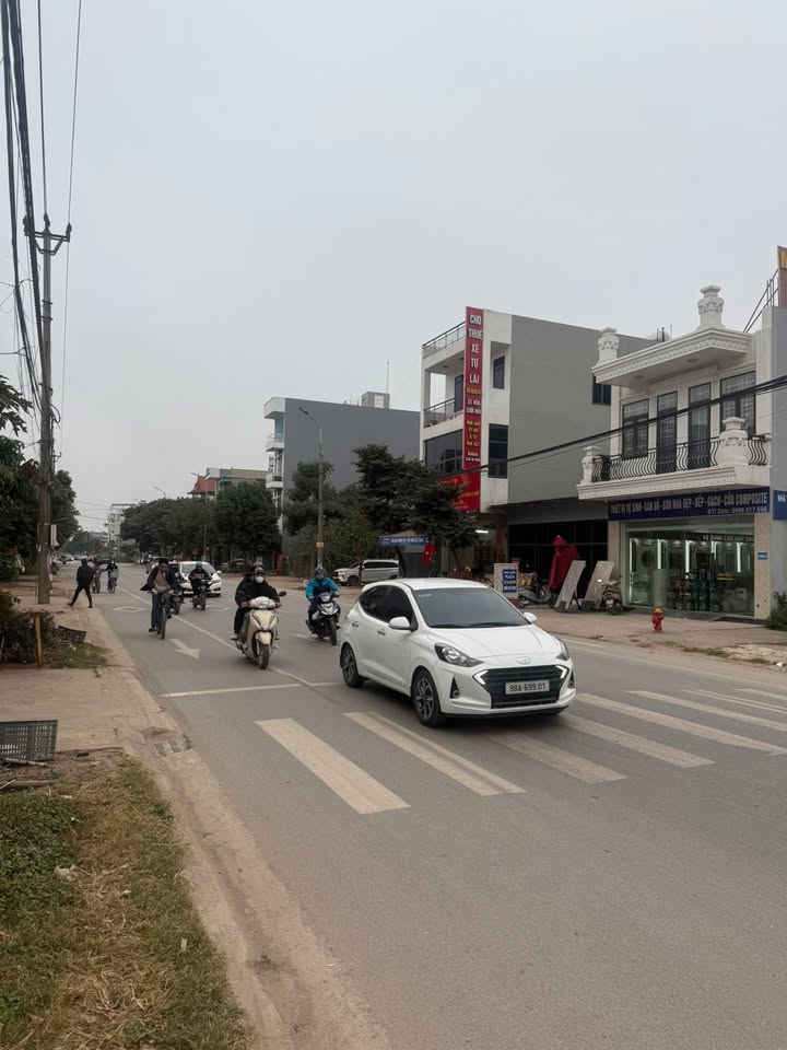 FrontHouse tại Hoàng Hoa Thám, Hiệp Hòa, 160m² - Kinh doanh ngay lập tức!