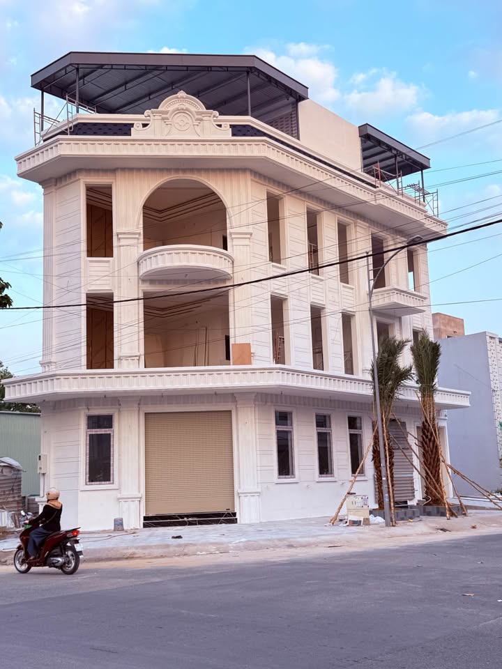 Nhà phố KDC Hồng Loan, Cái Răng 102m² giá 10.2 tỷ - Mở văn phòng, kinh doanh hiệu quả!