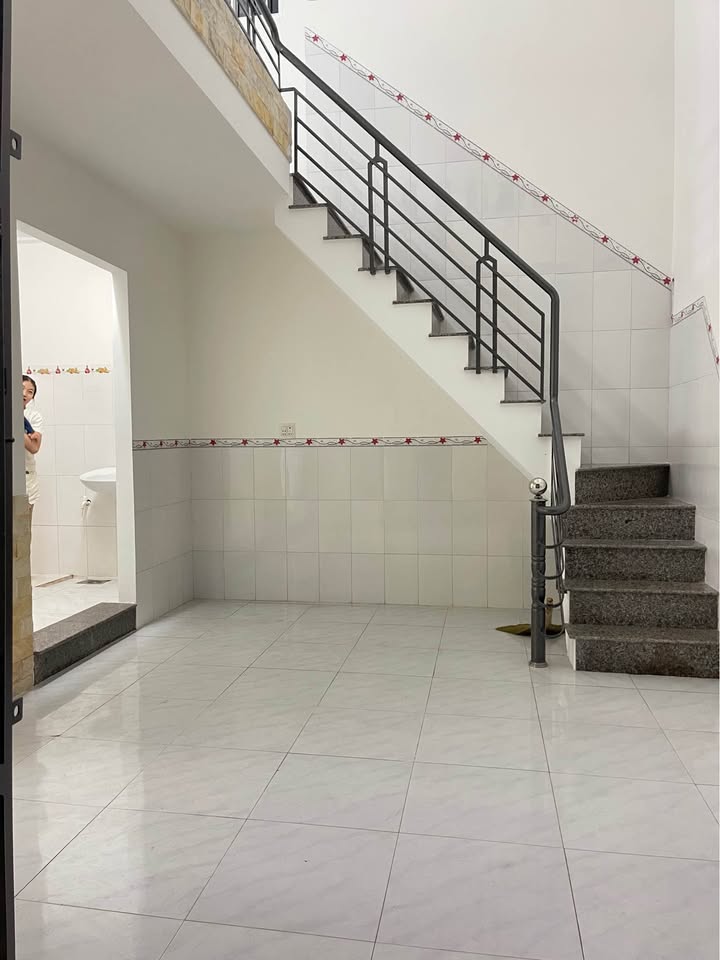 Nhà hẻm 1,5 tầng Phường Ghềnh Ráng, Quy Nhơn 42,6m² giá 1,75 tỷ - Sổ đỏ chính chủ!