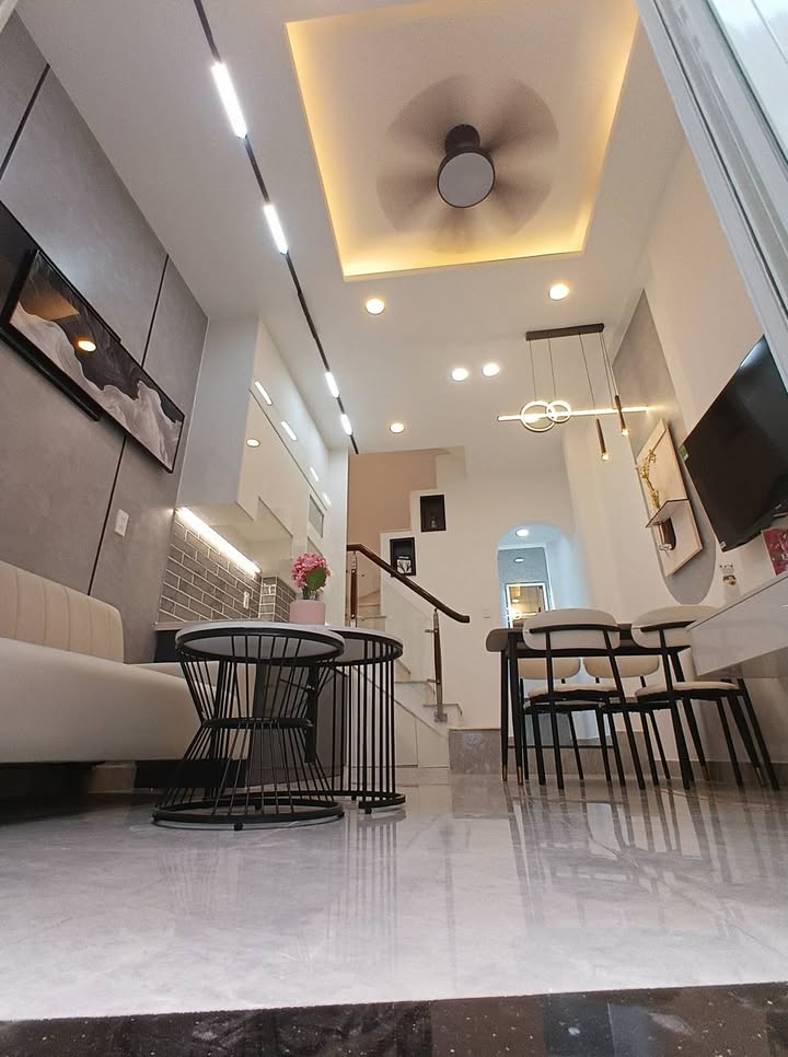 Townhouse Nguyễn Văn Trỗi, Phú Nhuận 23m² giá 5.85 tỷ - Nhà đẹp, sổ hồng riêng!
