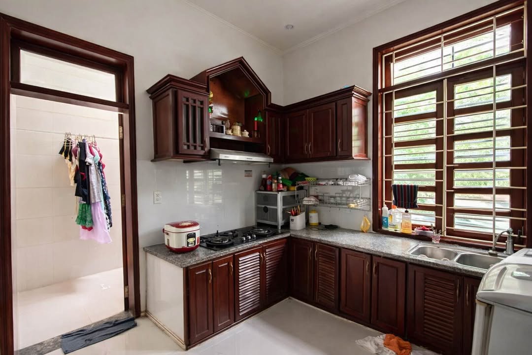 Nhà 3 tầng mặt tiền đường Lê Gia Đỉnh, Huế 114m² giá 4 tỷ - Nội thất đầy đủ