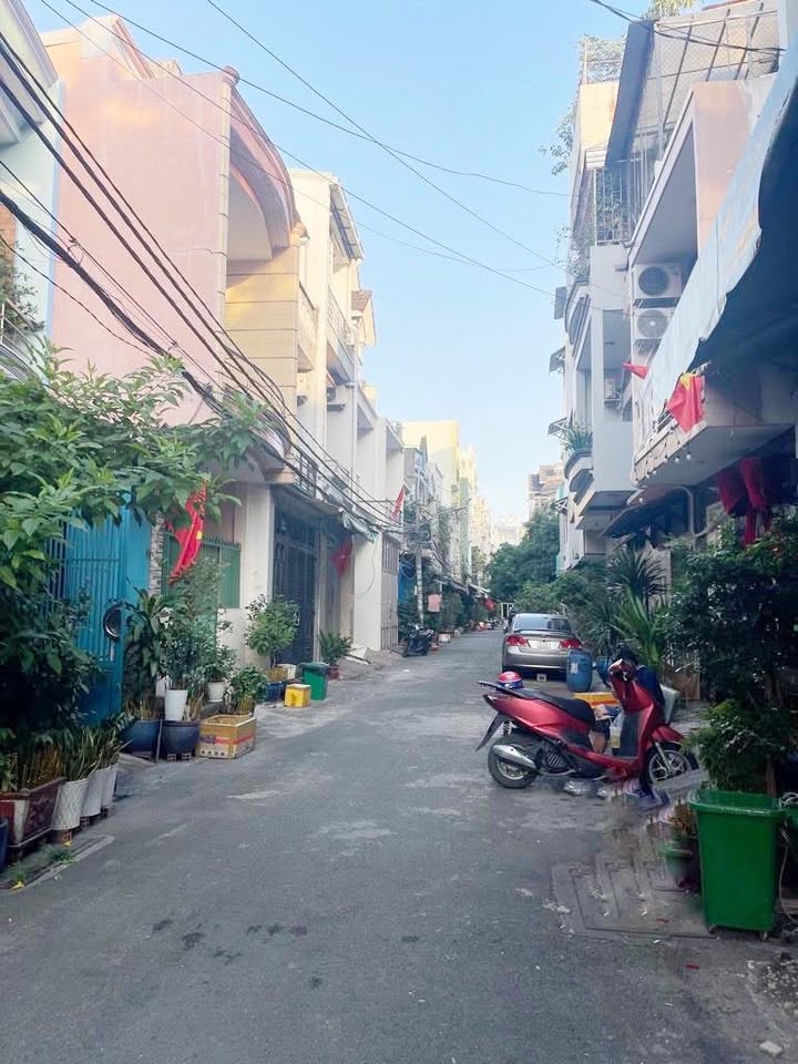 Nhà 2 tầng hẻm ô tô Đường Tô Hiệu, 52m² giá 6 tỷ - Cơ hội đầu tư hấp dẫn!