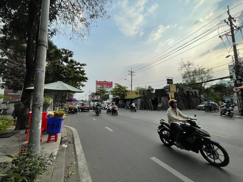 Nhà mặt tiền Hương Lộ 3, Bình Tân 94m² giá 8.3 tỷ - Kinh doanh sầm uất!