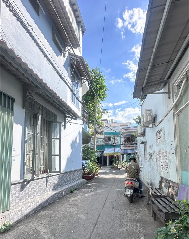 Nhà 2 tầng tại Tân Hương 51m² giá 6 tỷ - Sẵn sàng vào ở!