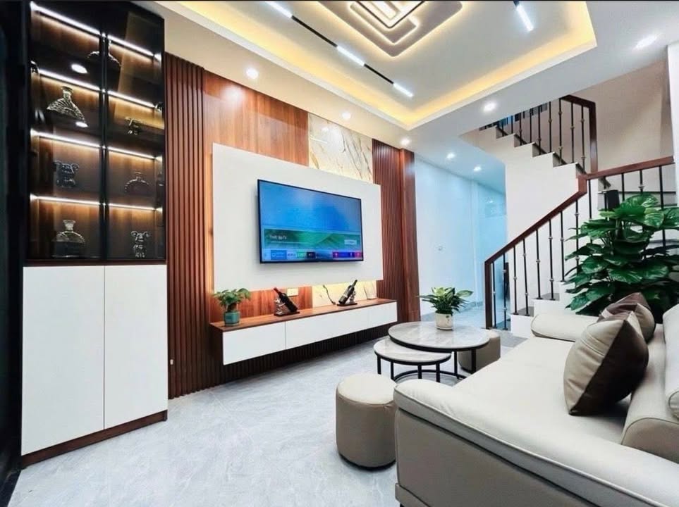 Nhà phố Tây Mỗ 40m² giá 6.6 tỷ - Lô góc sáng thoáng, ở ngay!