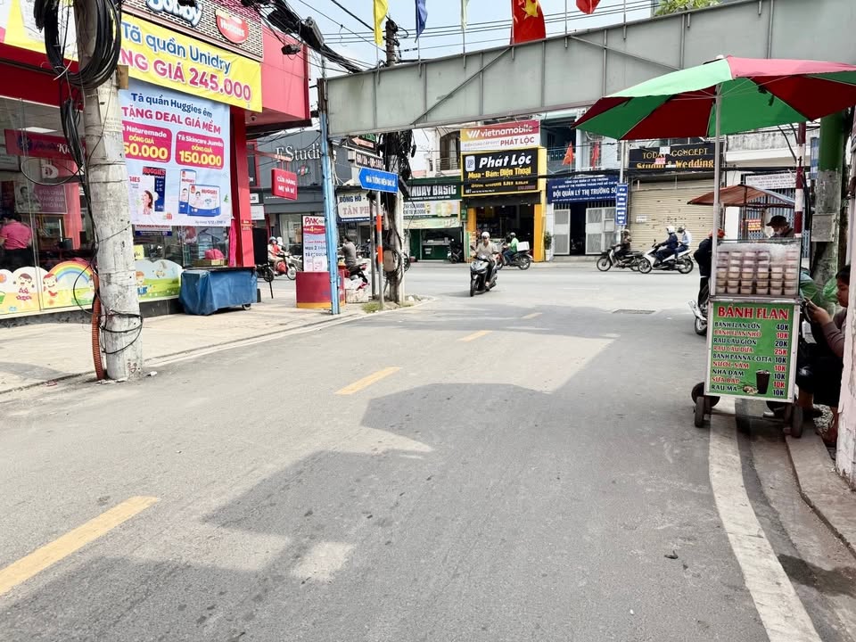 Townhouse Hẻm Ô Tô Huỳnh Tấn Phát Quận 7 115m² giá 14 tỷ - Kinh doanh sầm uất!