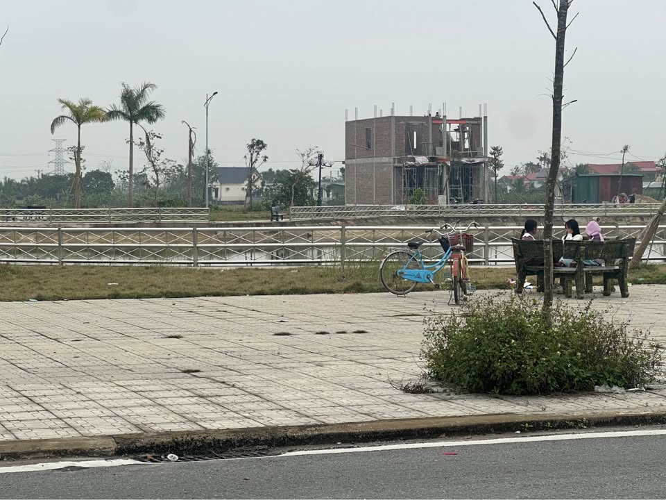 Nhà 3 tầng Xã Đồng Tiến 112m² giá 2.99 tỷ - Sẵn sàng vào ở và kinh doanh!