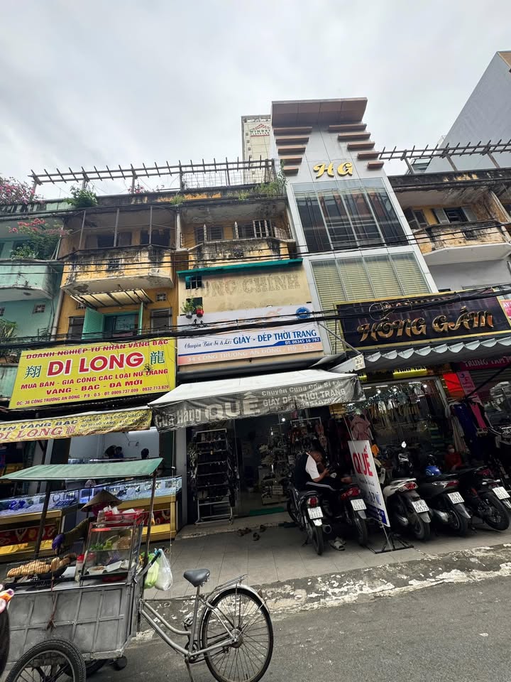 Bán nhà mặt tiền trung tâm thương mại An Đông Quận 5, diện tích 32m² giá 8.2 tỷ - Cơ hội đầu tư tuyệt vời!