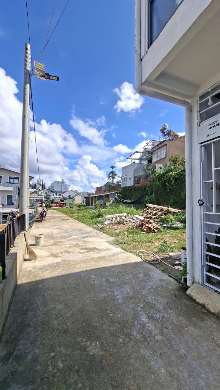 Nhà đường ô tô Kim Đồng, Đà Lạt 42m² giá 2.9 tỷ - Sân đậu xe gia đình