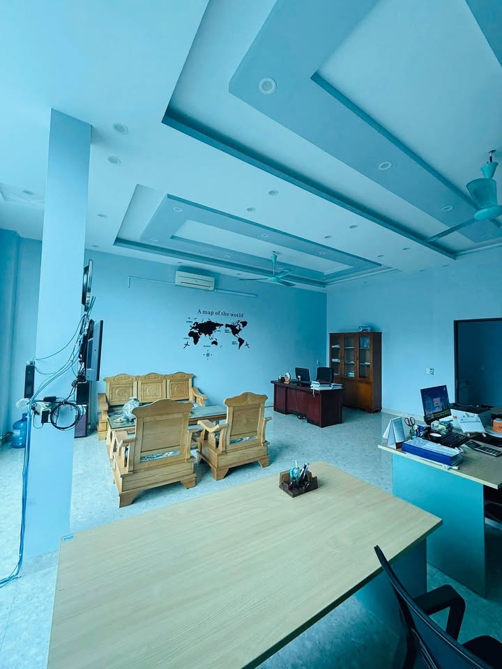 Nhà 3 tầng đường Nguyễn Trãi 140m² giá 5 tỷ - Chính chủ, sẵn sàng vào ở!