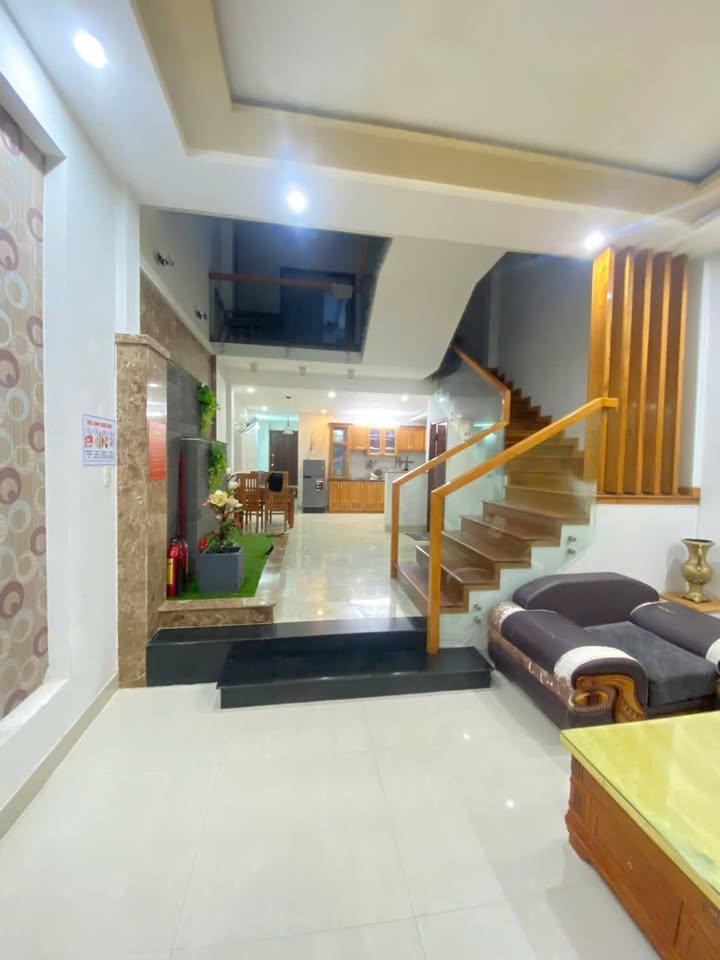 Nhà 3 tầng đường Lưu Văn Lang, Đà Nẵng 100m² giá 8 tỷ - Sẵn sàng vào ở ngay!