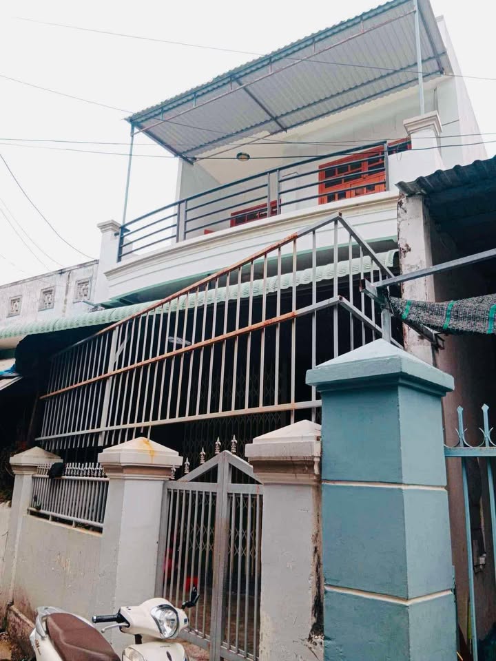 Bán nhà phố Bà Triệu, Phường 7, 100m² giá 2 tỷ - Chính chủ cần bán gấp!