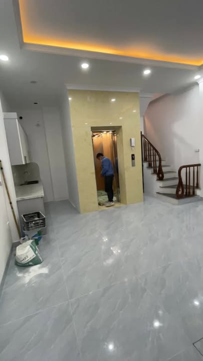 Nhà mặt phố Ngọc Hồi, Hoàng Mai, 40m² giá 9 tỷ - Sổ đỏ chính chủ!