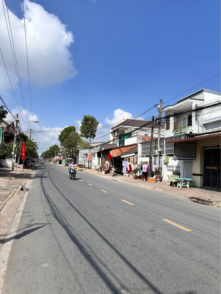 Nhà mặt tiền Đường Hùng Vương, Trà Vinh 103m² giá 4.2 tỷ - Chính chủ sang nhượng!