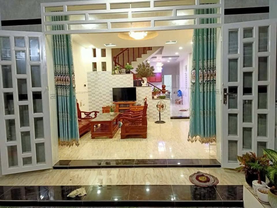 Nhà 1 Tầng Mặt Tiền Liên Xã Hóc Môn 150m² Giá 3.9 Tỷ - Tiện Nghi Sang Trọng