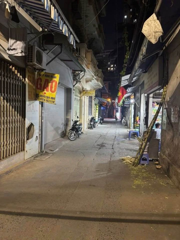 Nhà phố Nghĩa Đô, Cầu Giấy 38m² giá 9 tỷ - Vị trí cực đẹp, ngõ thông!