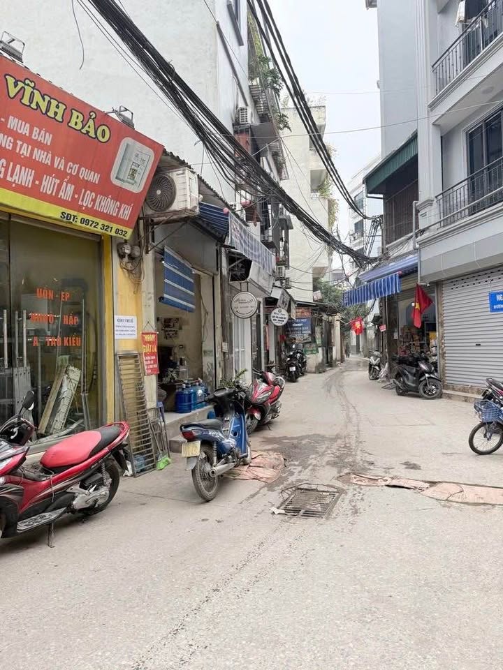 Nhà phố Lĩnh Nam, Hoàng Mai 37m² giá 11.5 tỷ - Mặt ngõ thông ô tô tránh, kinh doanh tốt!