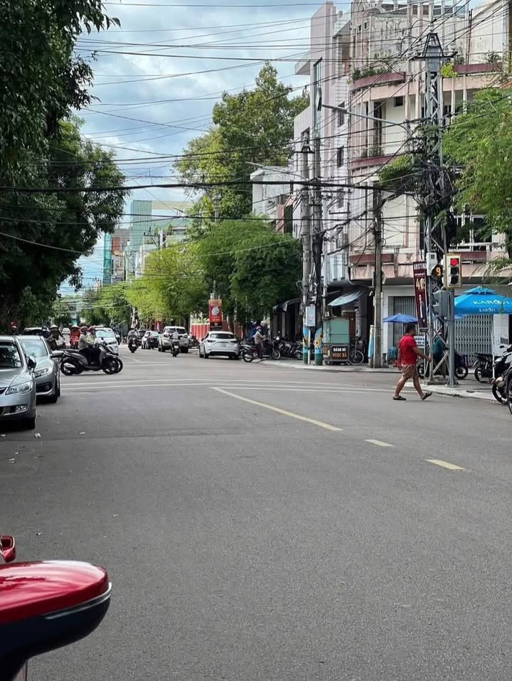 Nhà mặt tiền Bùi Xuân Phái, Quy Nhơn 75m² giá 7.8 tỷ - Nhà mới đẹp, vị trí thuận tiện!