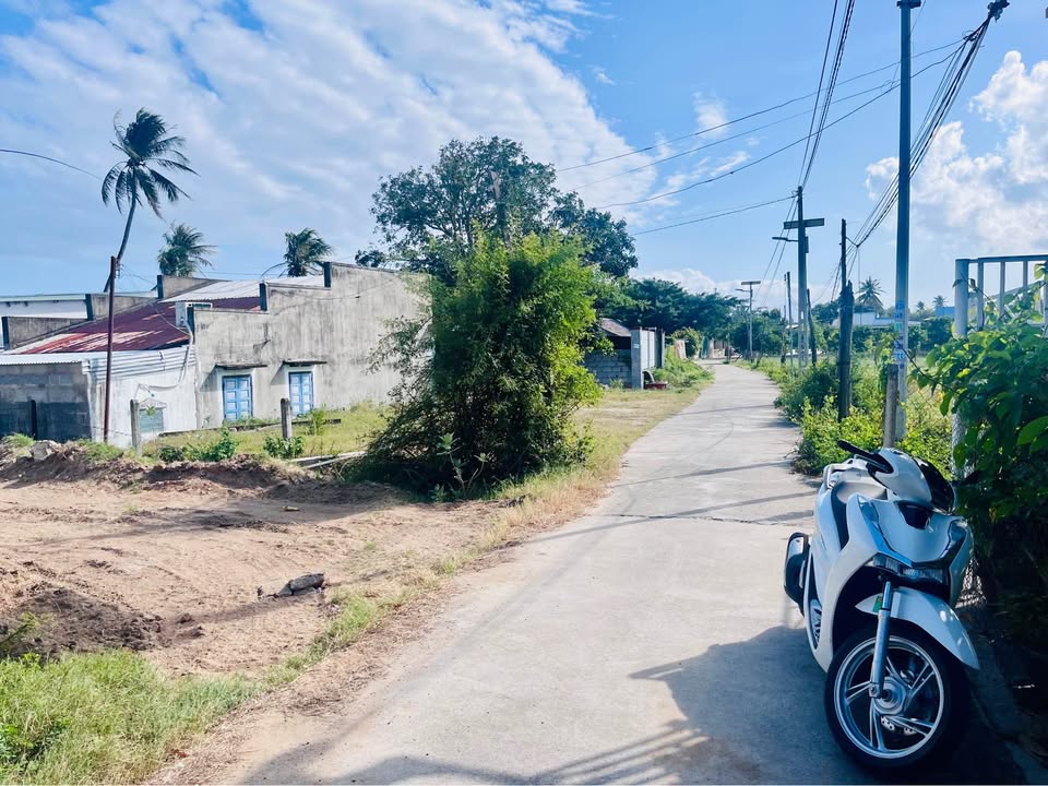 Nhà mới xây 2PN TDP Phúc Sơn, Cam Ranh - Sổ hồng chính chủ, giá chỉ 1.8 tỷ!