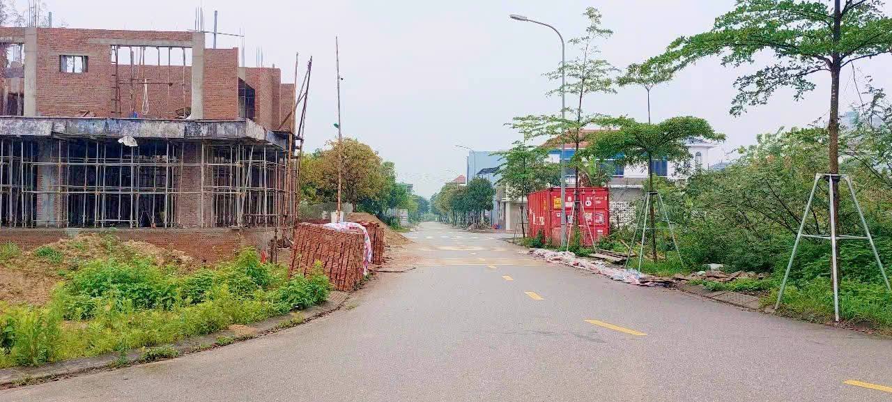 Đất nền góc 2 mặt tiền Vincom Hà Tĩnh 171,5m² - Đường 12m, giá thương lượng!