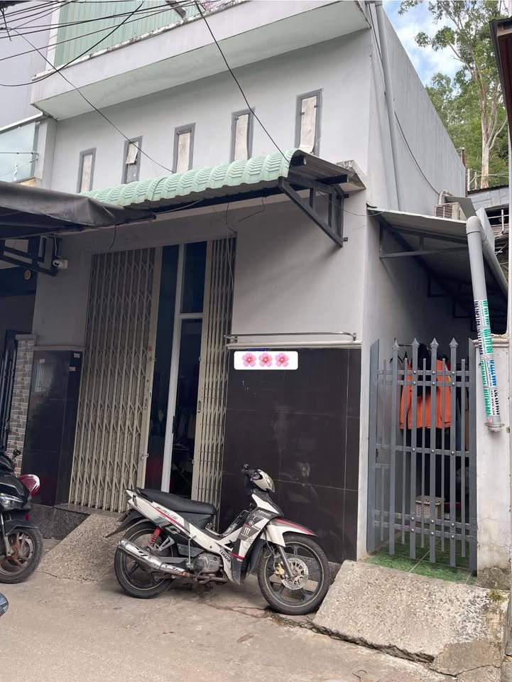 Nhà nhỏ hẻm 1 tháng 5, Quy Nhơn 52m² giá 2.5 tỷ - Cơ hội đầu tư sinh lời!