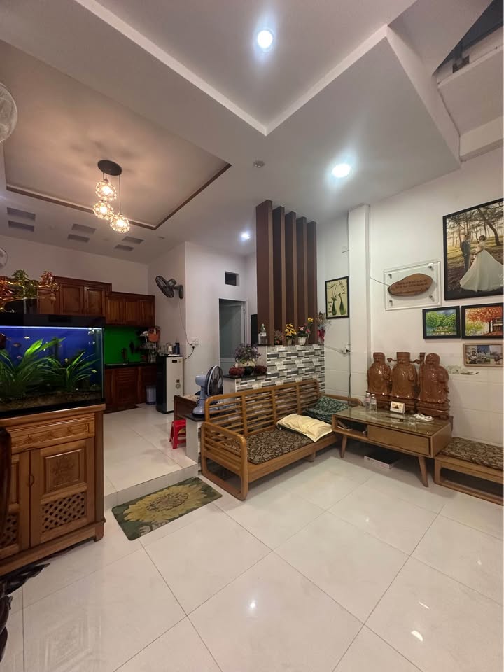 Nhà hẻm cạn đường Thanh Niên, Quy Nhơn 40m² giá 3.25 tỷ - Thiết kế 3 tầng đẹp lung linh!