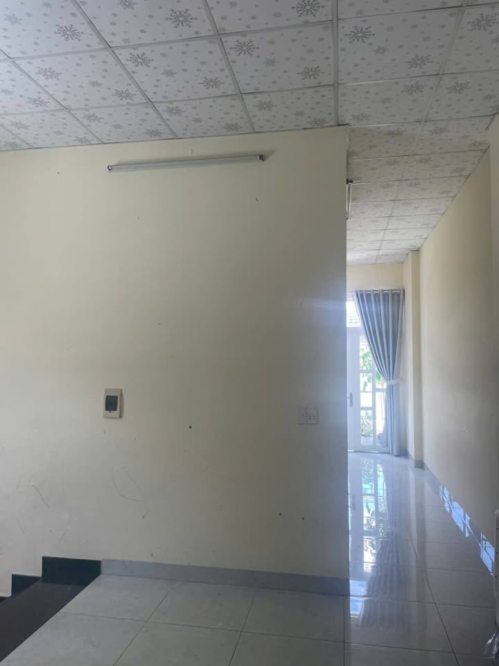 Nhà phố Thủ Dầu Một 100m² giá 2 tỷ - Cần bán gấp, thương lượng!