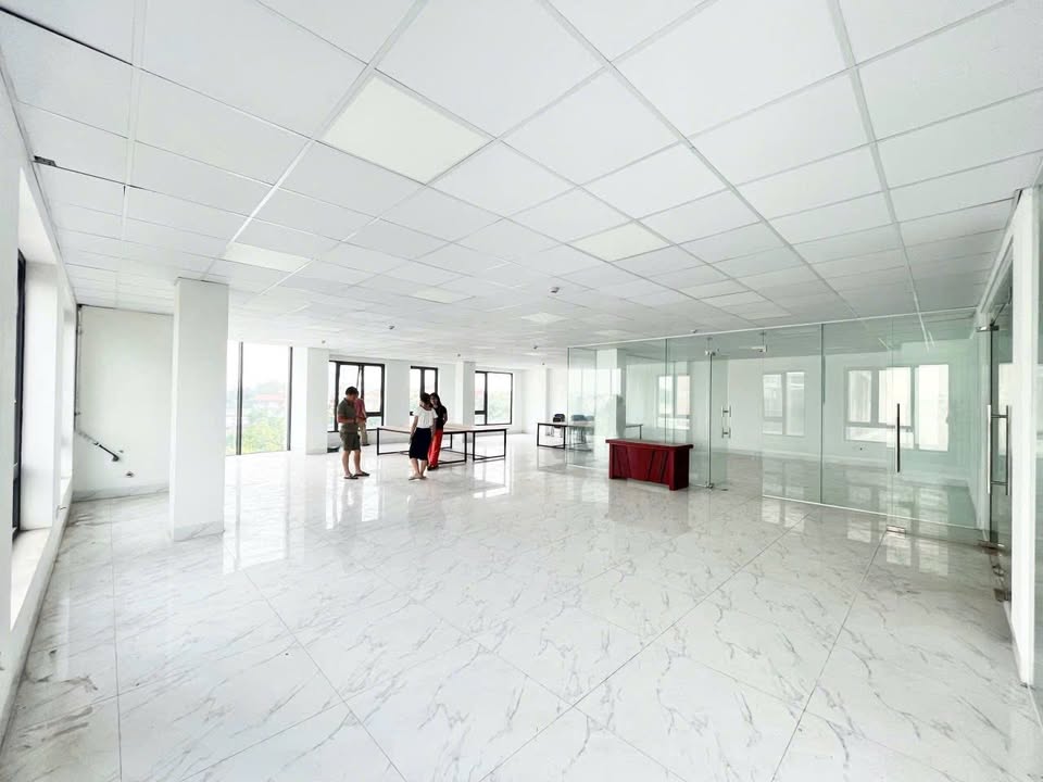 Cho thuê văn phòng tại quận Thanh Xuân, 170m² giá chỉ 45 triệu - Sẵn sàng vào làm việc!
