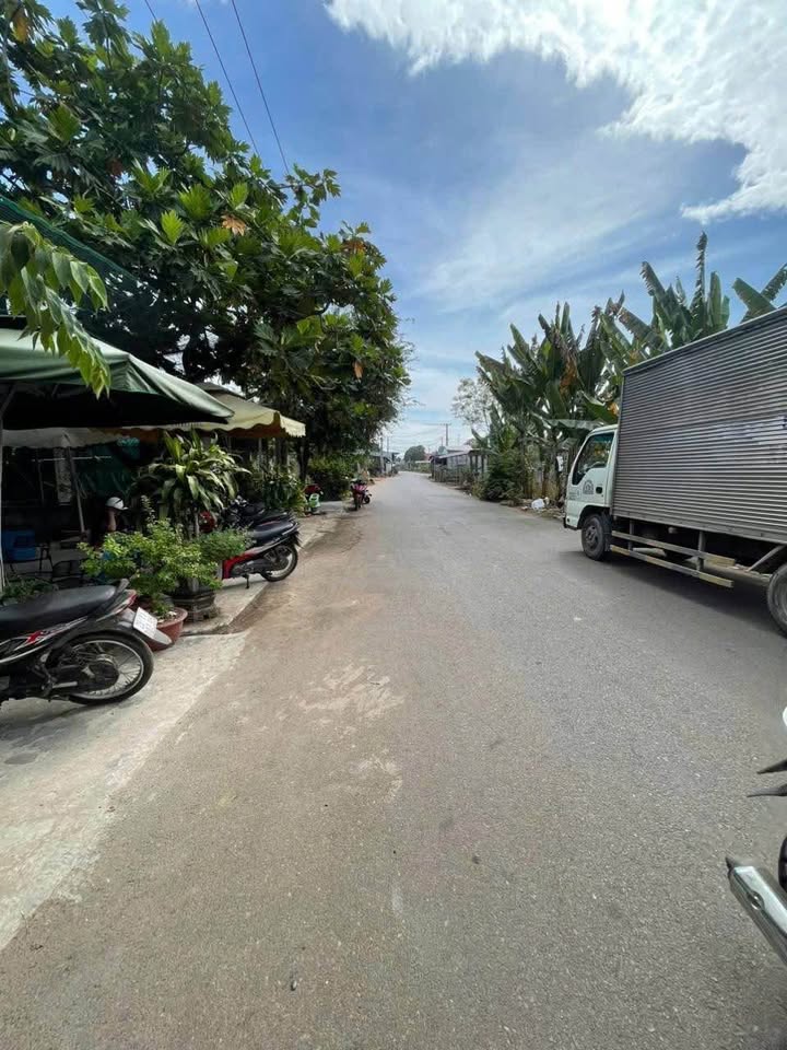 Nhà cấp 4 Hoà Long Bà Rịa 160m² giá 2.6 tỷ - Vị trí đẹp, giao thông thuận lợi!