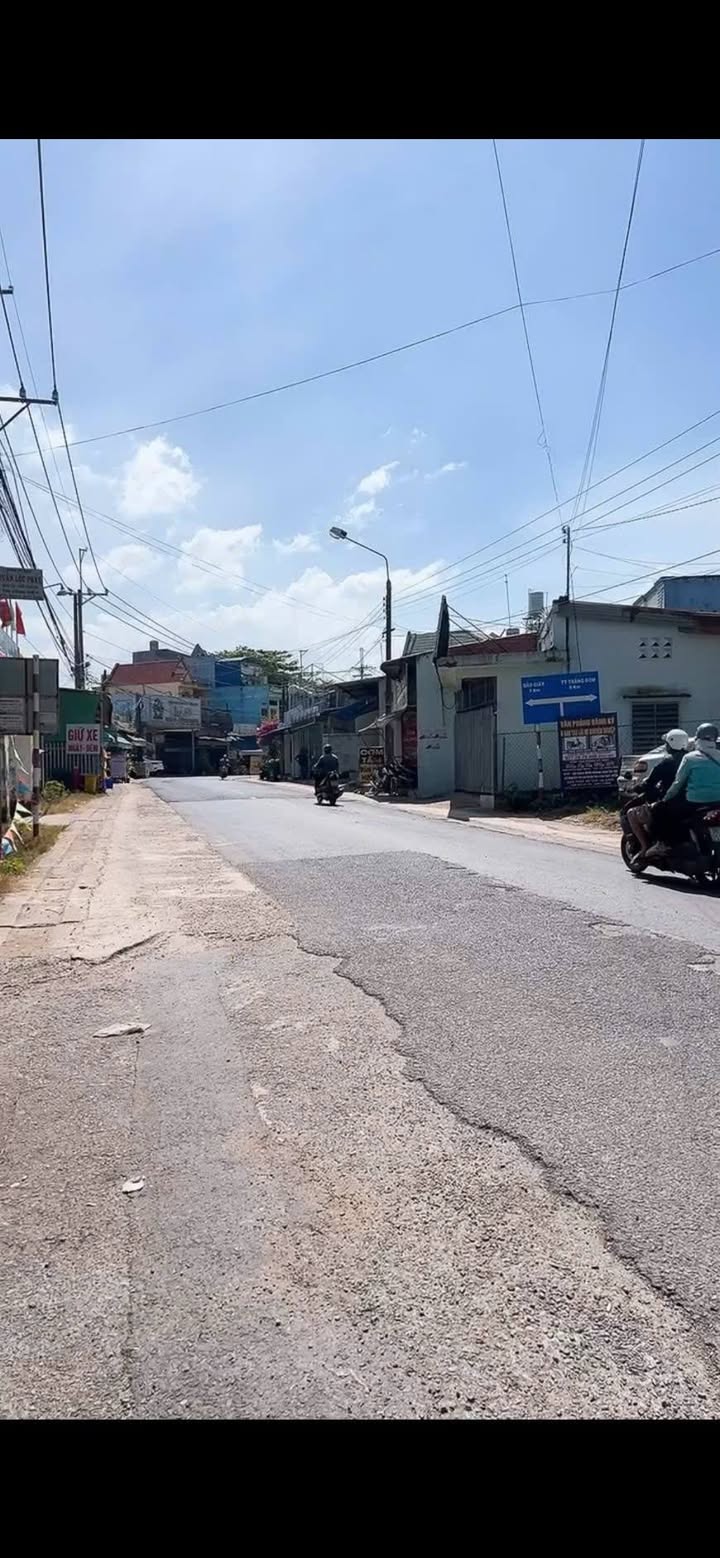 Nhà mặt tiền đường nhựa Sông Thao, Bàu Hàm, Trảng Bom 176m² giá 2.85 tỷ - Kinh doanh sầm uất!