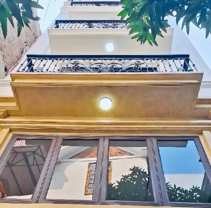 Nhà phố Trạm Trôi, 40m², giá 6 tỷ - Đầy đủ tiện ích và thuận tiện giao thông!