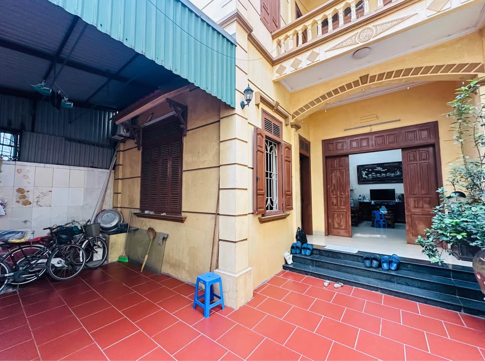 Nhà riêng Cầu Diễn 98m² giá 9.8 tỷ - Mặt tiền 8m, ô tô đỗ ngay nhà!