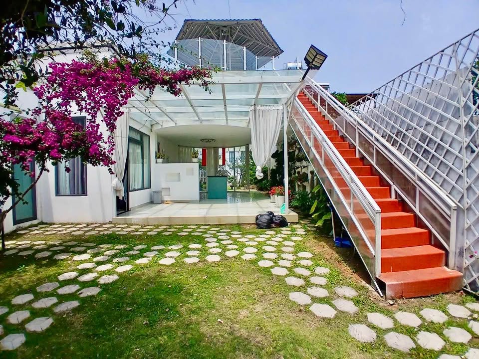 Nhà cho thuê 2A Nguyễn Du, Lộc Phát 2PN - Full nội thất, sân vườn rộng rãi