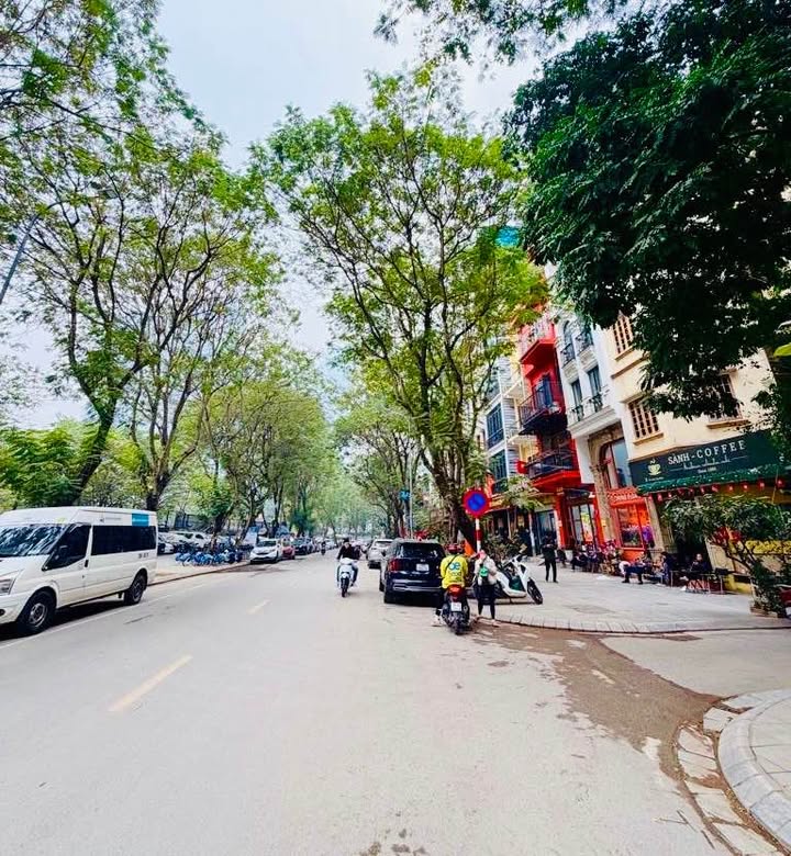 Nhà mặt phố Vạn Phúc, Ba Đình 55m² giá 39.5 tỷ - Cơ hội đầu tư siêu hiếm!