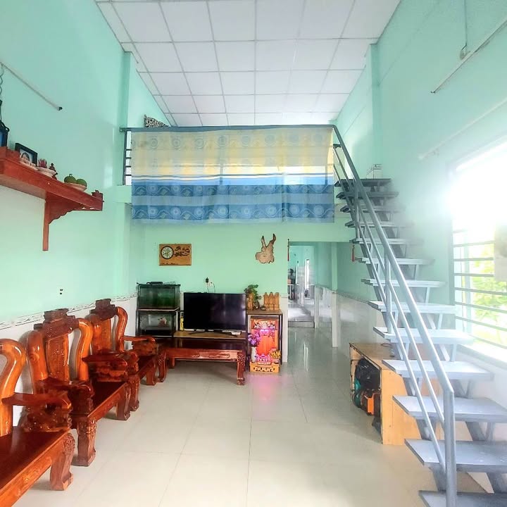 Nhà 2 tầng Đông Thạnh 68m² giá 1.3 tỷ - Sổ đỏ chính chủ, tiện nghi đầy đủ!