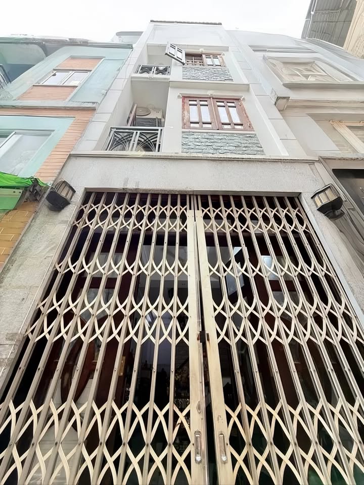 Nhà riêng Quận 10, diện tích 26m², giá 6.7 tỷ - Dòng tiền 12 triệu/tháng!