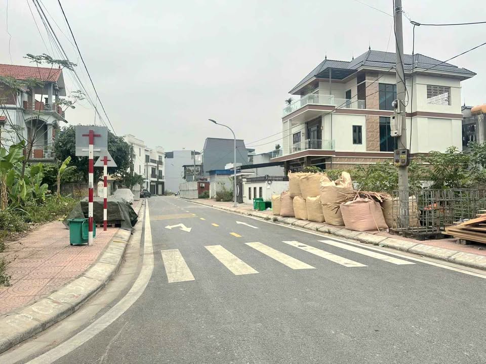 Đất nền Lương Quán, Nam Sơn, 97m² giá 2,6 tỷ - Đầu tư an toàn!